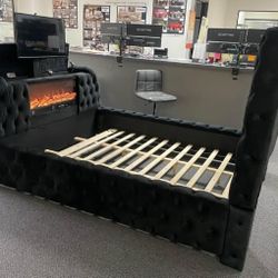 🔥🔥BRAND NEW LUXURY BED FRAME W/BUILT IN FIRE PLACE/TV MOUNT!!
KING $1150/QUEEN $1050! 