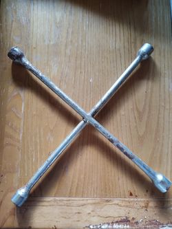 Tire iron