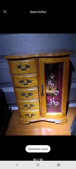 Jewelry box