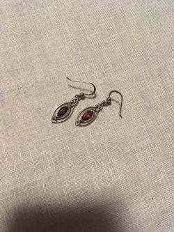 Sterling silver earrings with Garnet.
