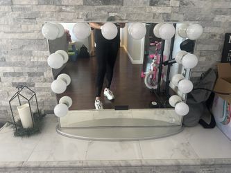Impressions Vanity Mirror Bluetooth