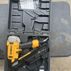 Pneumatic 15-Gauge DA Nailer