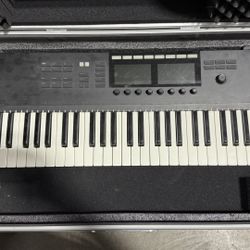 Native Instruments Komplete Kontrol S61 MK2 MIDI Keyboard Controler 