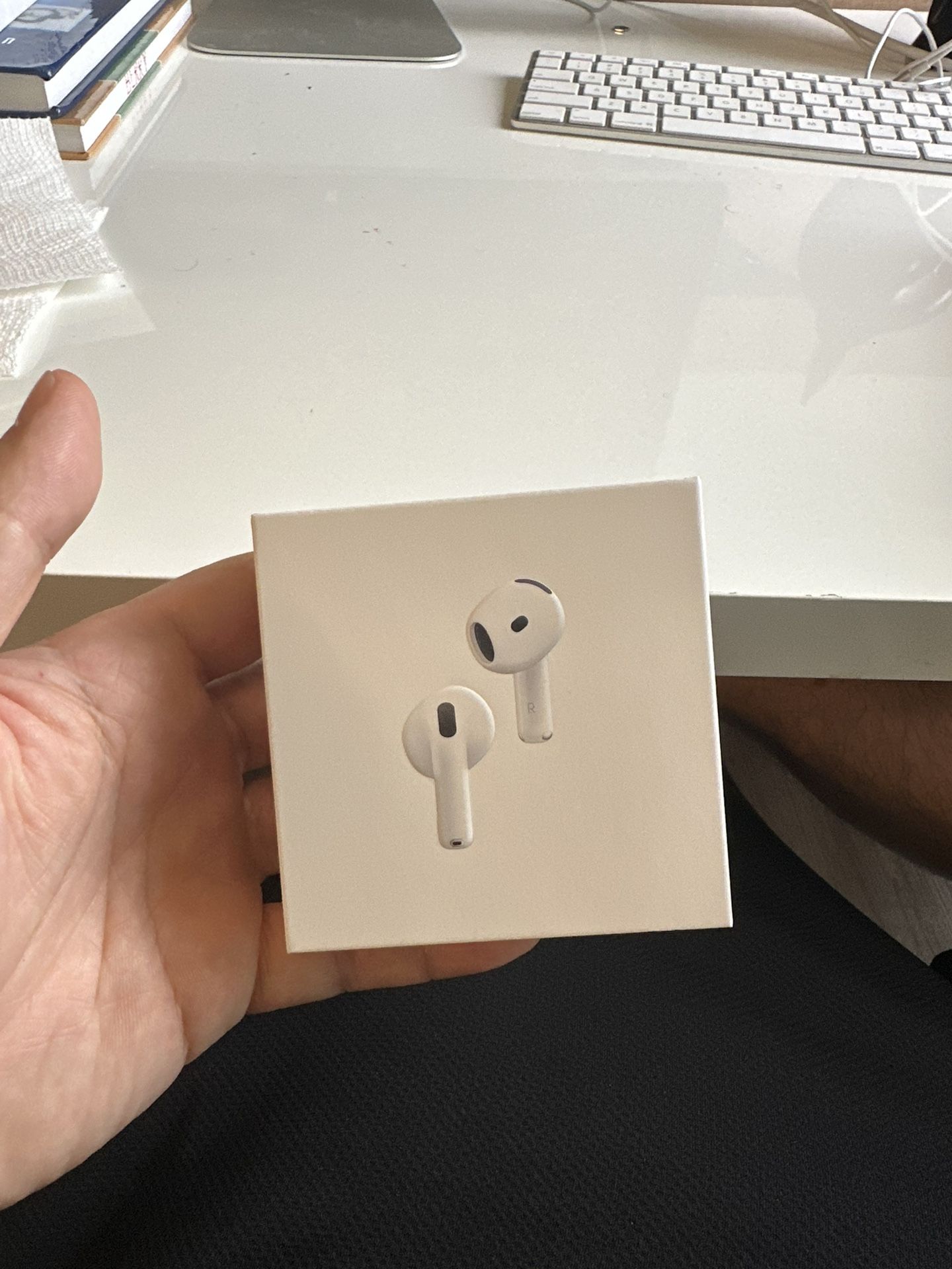 Apple AirPods 4
