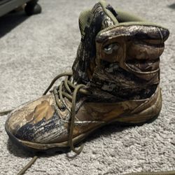 Hunting boots