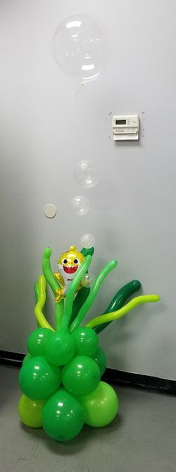 Baby shark balloon floor bouquets