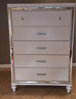 White Mirrored 5-Drawer Chest Dresser