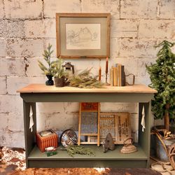 Farmhouse Primitive Christmas Themed Entryway Table 
