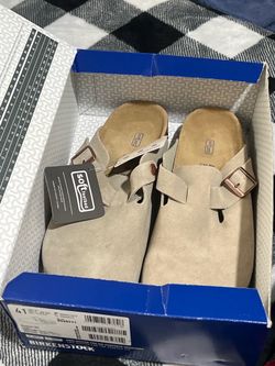 Brand new Birkenstock Taupe Men’s 8 Women’s 10