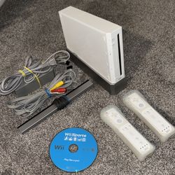 Nintendo Wii W/ 2 Controllers & Wii Sports 