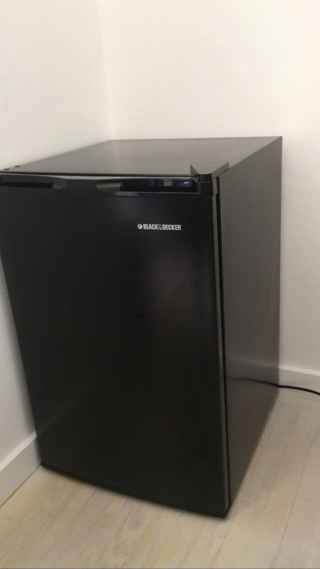 Mini fridge / nevera