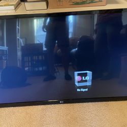 55 Inch LG TV With Wall Mount 