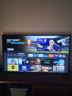 Samsung 55" Smart TV + Wall Mount