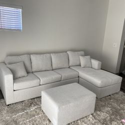 💥brand New White Greyish Sectional With Free Ottoman