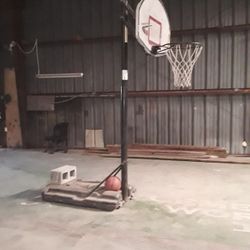 PORTABLE BASKETBALL GOAL & BALL