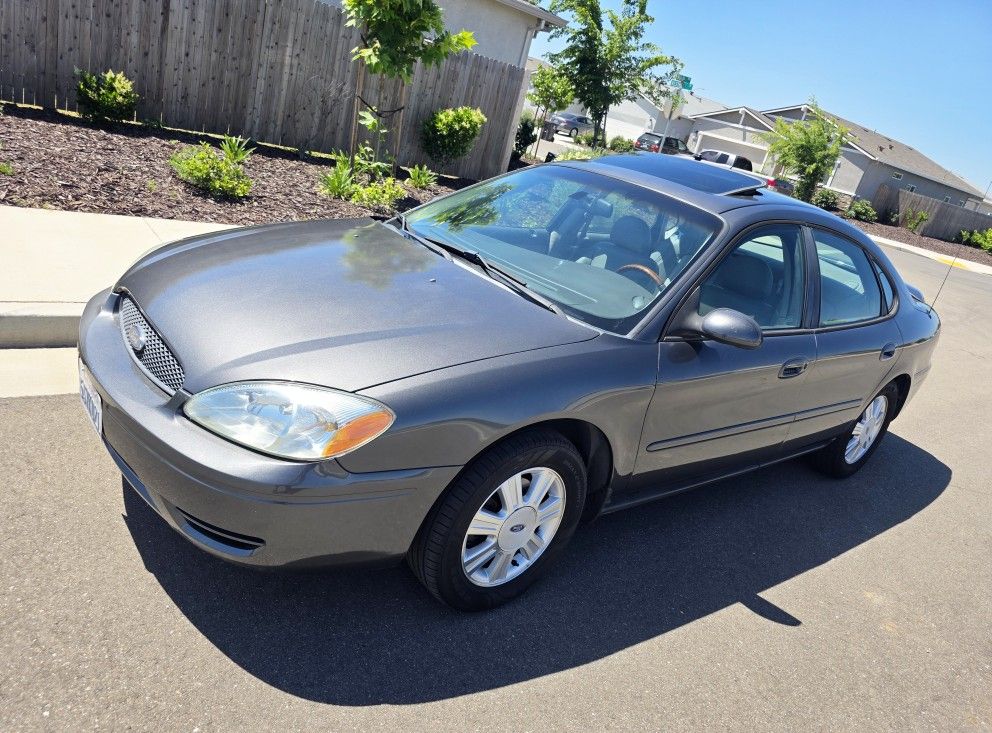 2005 Ford Taurus