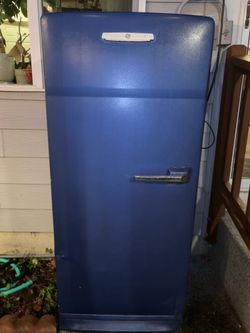 General Electric Vintage Fridge