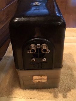 BENNETT TRIM TABS HYDRAULIC PUMP /  OEM SEA RAY  / used great condition with mounting bracket. ELMHURST,IL. 60126