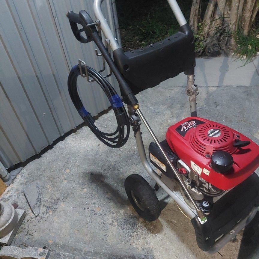 HONDA PRESSURE WASHER PRESSURE CLEANER POWER WASHER 2600 PSI /2 .3 GPM COMPLETE WITH EVERY THING