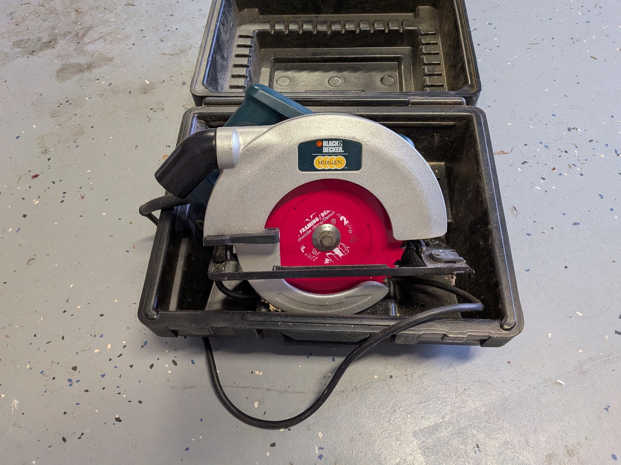 Black And Decker Circular Saw With Blades