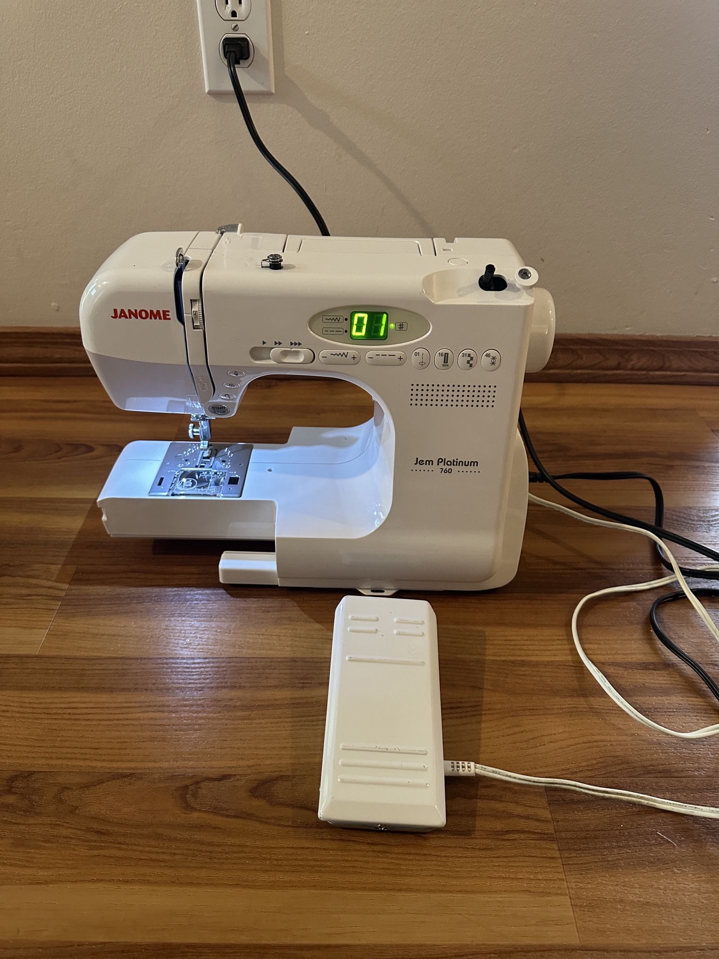 Janome Jem Platinum 760 Sewing Machine 