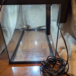 5 Gallon Fish Tank + 9 Items (Filter, Light, Thermometer, Vacuum Pump, Net, Test Vial, 2 Fish Food, Rocks/Seashells