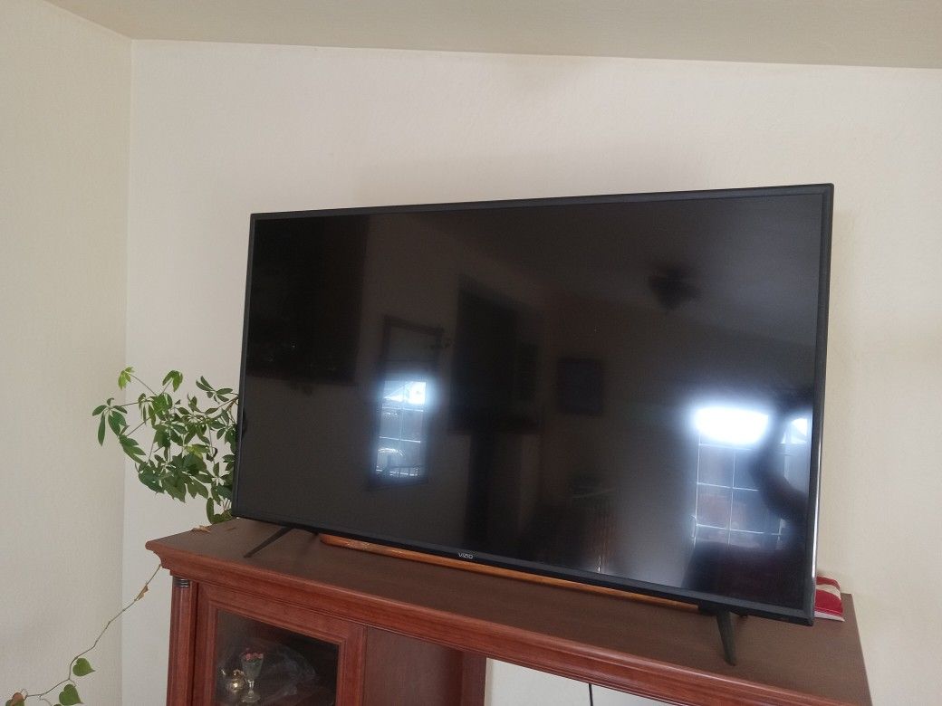 70" Smart TV