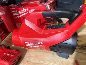 Milwaukee M18 FUEL Blower 3017-20 + Rapid Charger