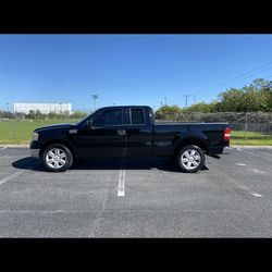 Ford F-150 V8