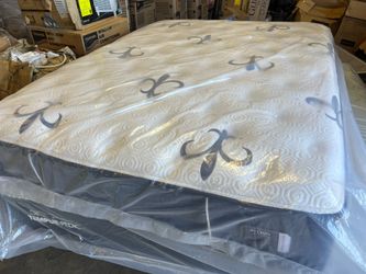 Queen Mattress Stearns and Foster Studio Colection