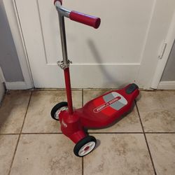 Radio Flyer kids scooter
