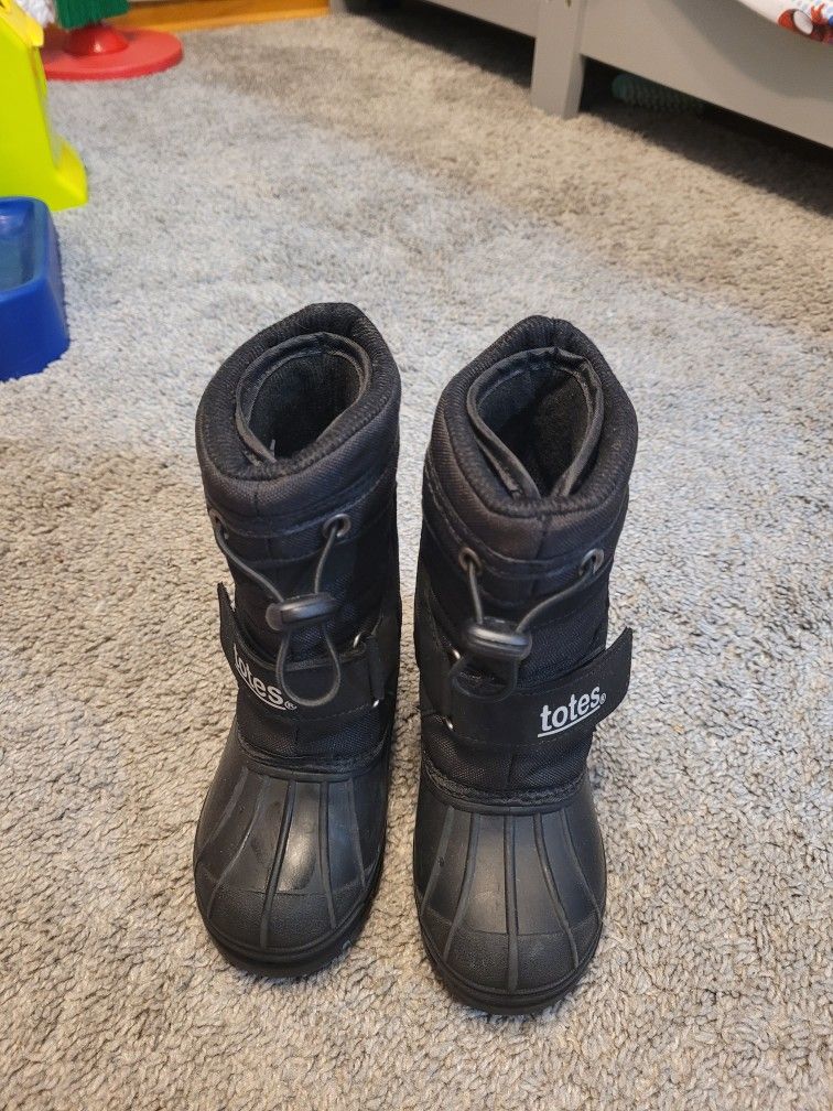 Toddler Boys snow boots totes size 8