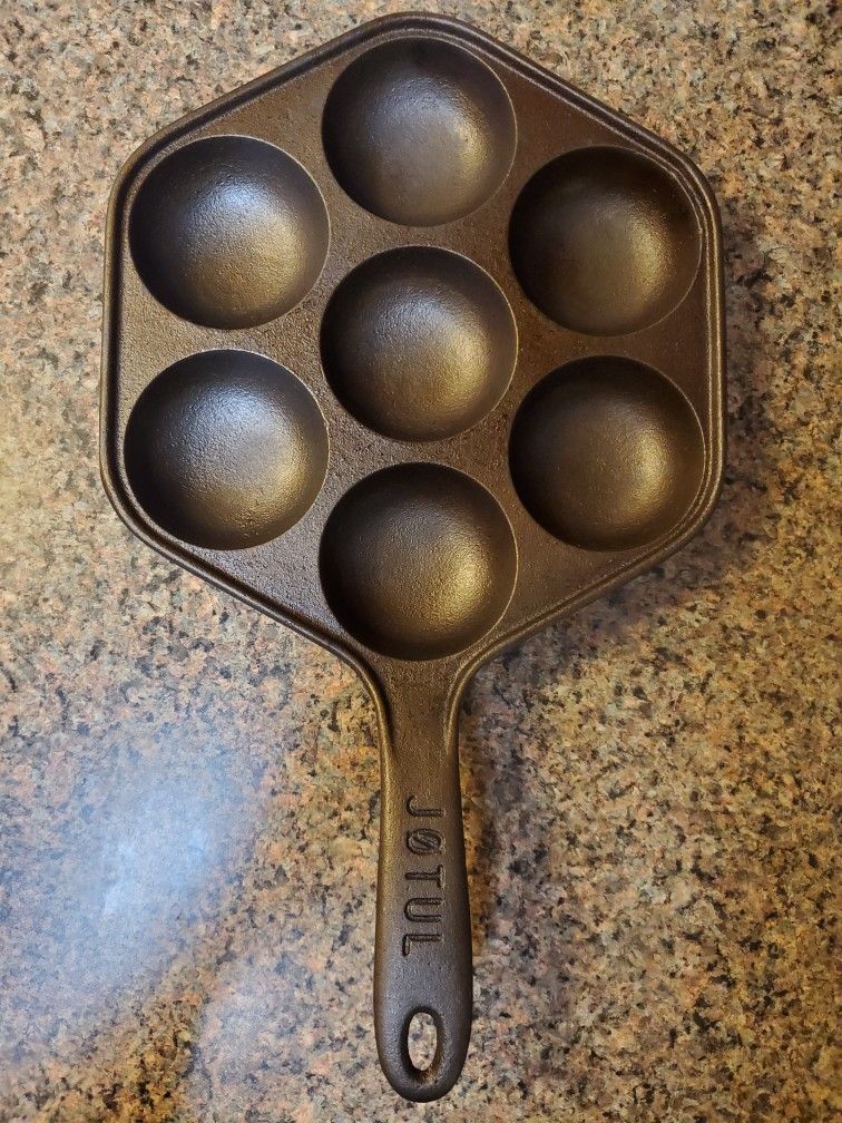 Jotul Cast Iron Aebleskiver Pan