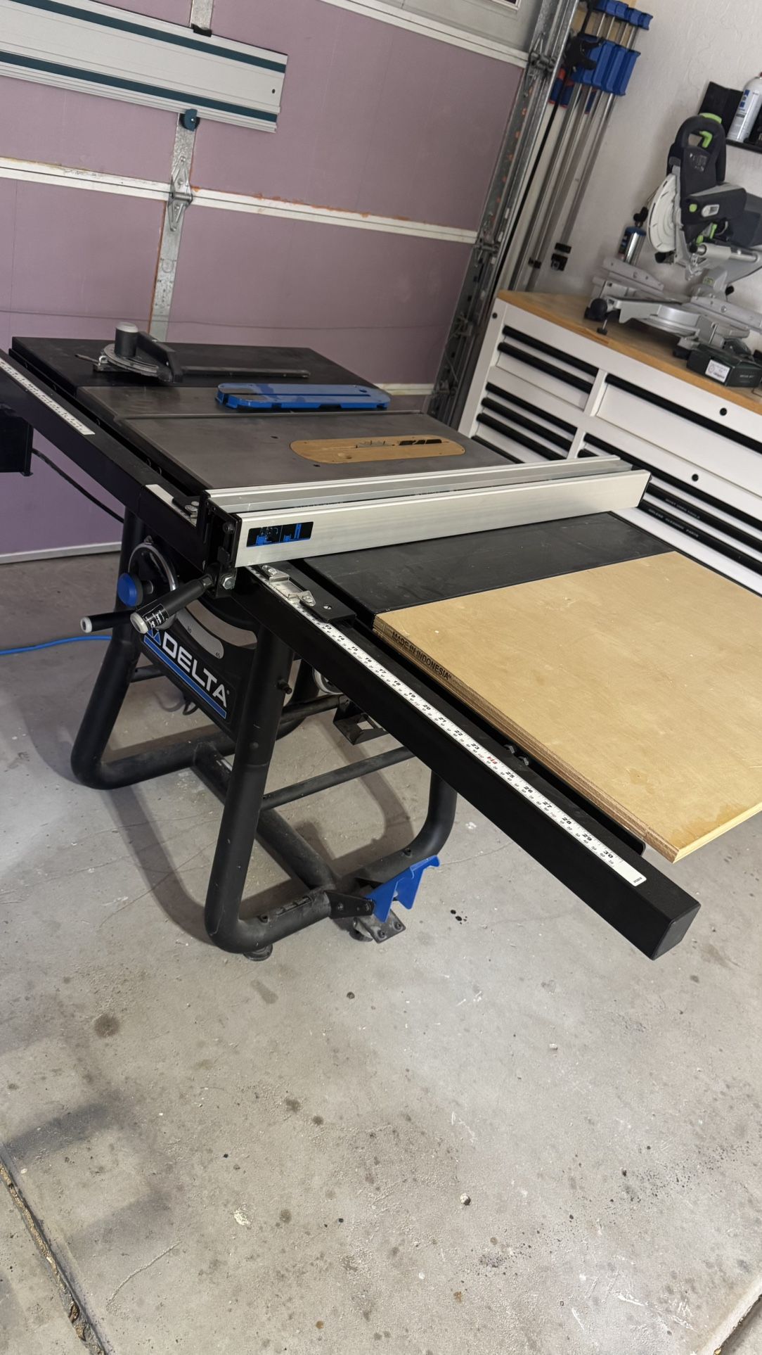 Delta T2 Contractor Saw.