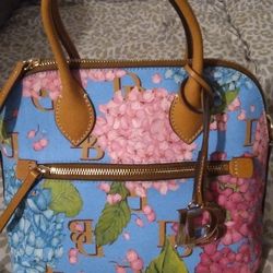 Dooney And Bourke Purse