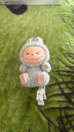 Labubu / authentic