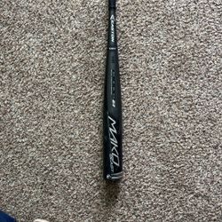 All Black Easton MAKO