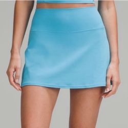 LULULEMON ATHLETIC LIGHTWEIGHT HR BLUE TENNIS SKIRT SIZE: 8 WOMENS