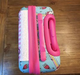 Hello Kitty 21" 2 Pcs luggage Set with 12x9x4 backpack & Carry-on