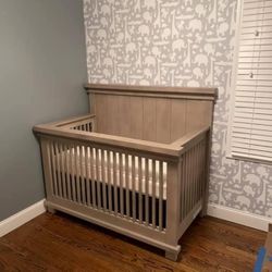 Soho Baby Hampton Crib w/Toddler Bed Conversion