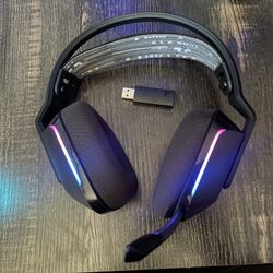 Logitech G733 Lightspeed Wireless Gaming Headset