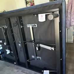 Serta Bed Motion Series Queen Size 