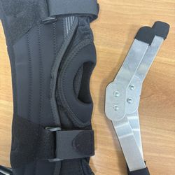 Wrap around Hinged Knee brace 