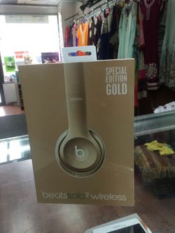 Beats solo 2 wireless New in box sealed