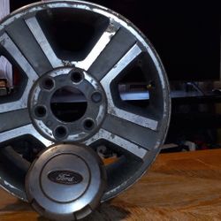 2005 Ford 6 Lug Rims With Hub Caps