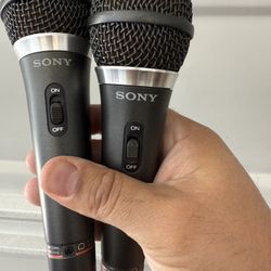 2 Sony F-V610 works and in great condition!
