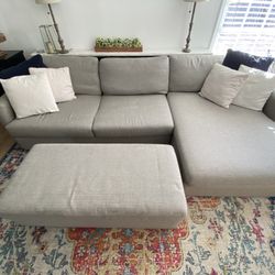 Bassett Furniture L-Shaped Couch W/ Matching Ottoman (Includes 6 Matching Pillows)