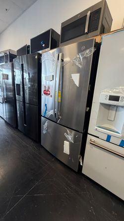 New Open box fridge with factory warranty