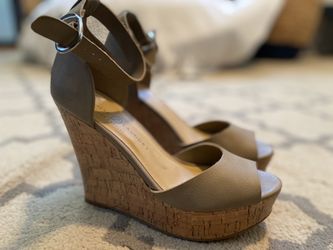 Size 8 Chinese laundry wedges
