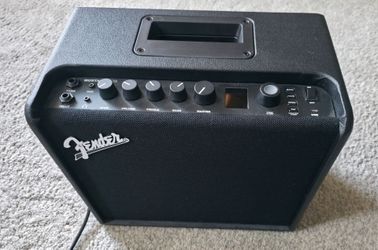 Fender LT 25 practice amp